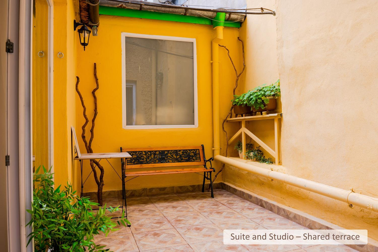 Others 3, Super Central Stylish Suite & Studio with Shared Terrace by Flat Mаnager, Stolichna