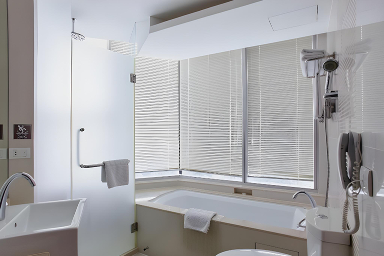 Bathroom 15