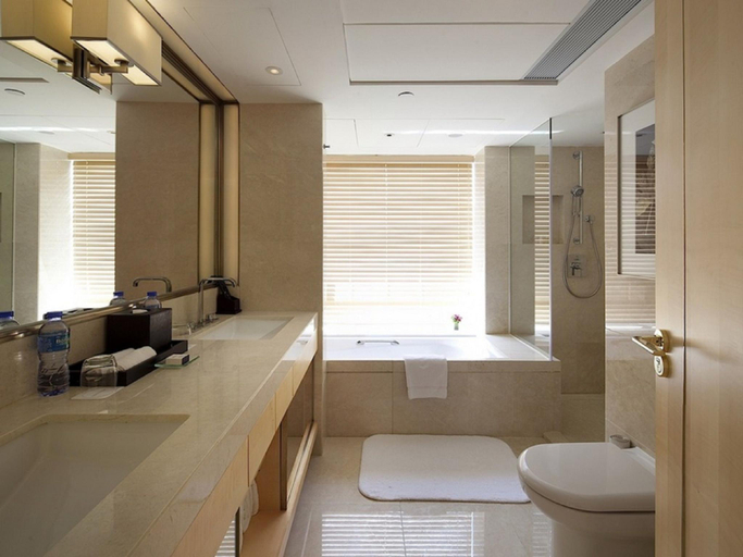 Bathroom 13