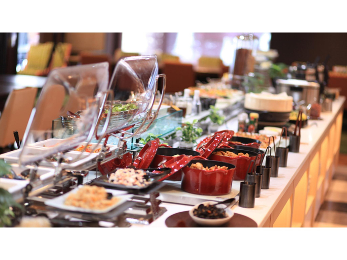 Food & Drinks 9