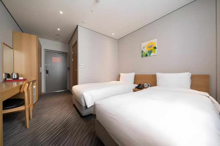 Bedroom 28