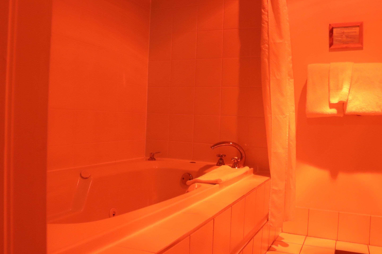 Bathroom 3, Auberge La Camarine, La Côte-de-Beaupré