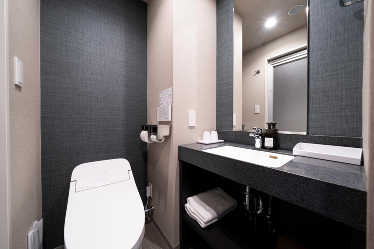 Bathroom 14