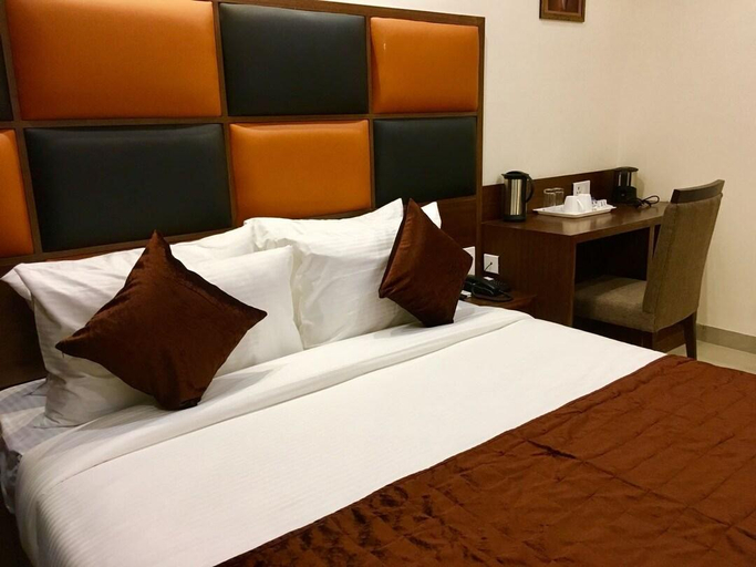 Bedroom 3, Hotel Bahl Regency, Panchkula