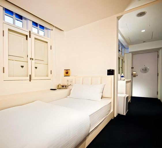 Bedroom 6