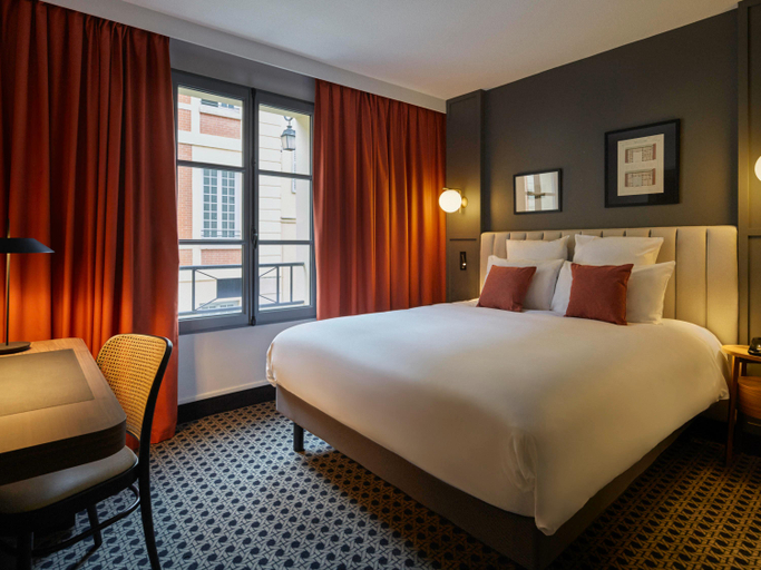 Bedroom 3, Mercure Versailles Chateau Hotel, Yvelines