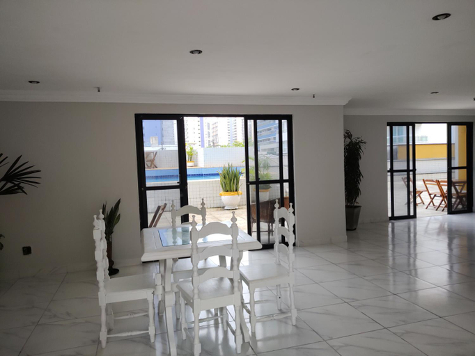 Dining Room 10