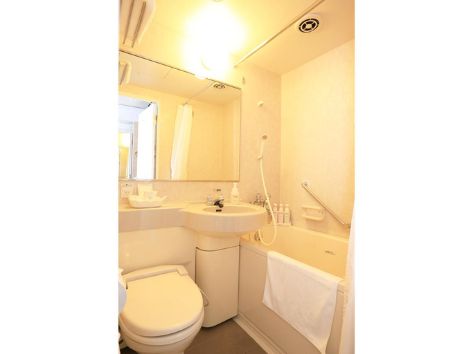 Bathroom 8