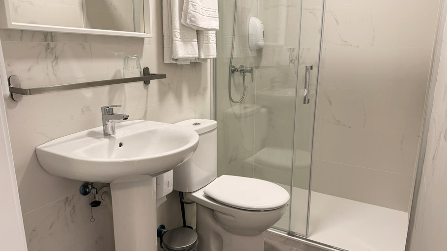 Bathroom 5, Barakaldo Rooms, Vizcaya