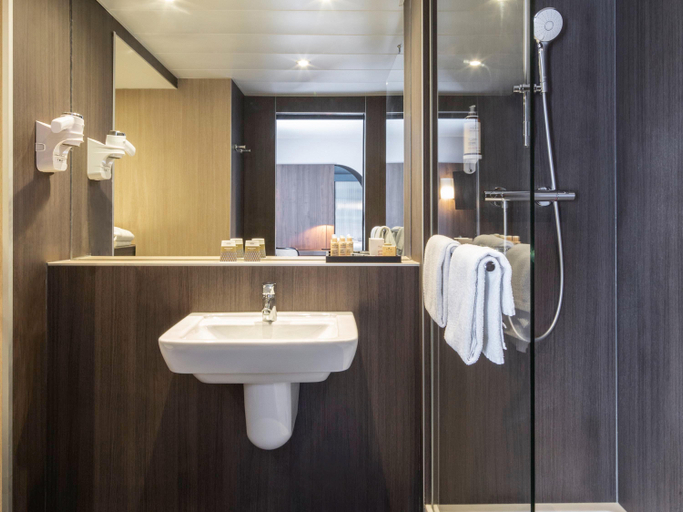 Bathroom 5, Mercure Versailles Chateau Hotel, Yvelines