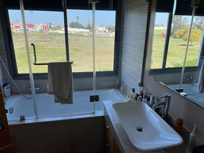 2, Villa de Luxe piscine privee, Casablanca