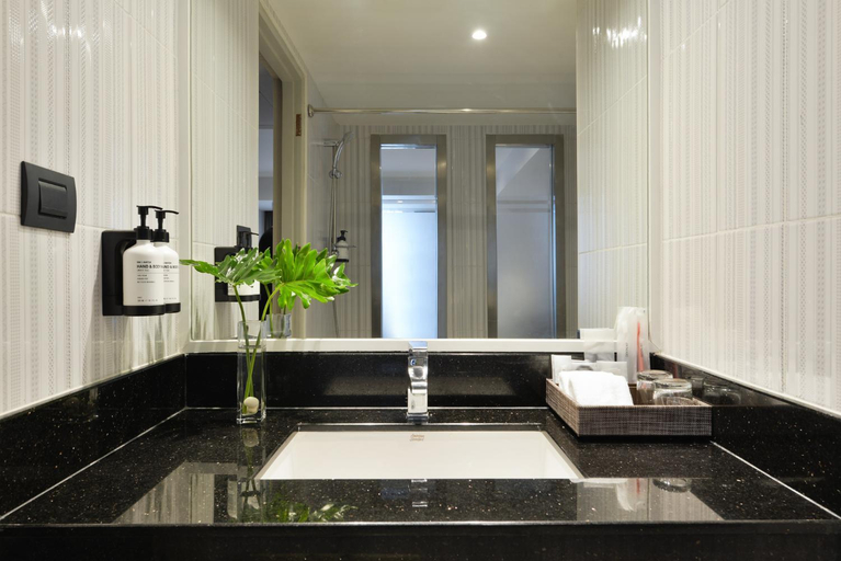 Bathroom 7