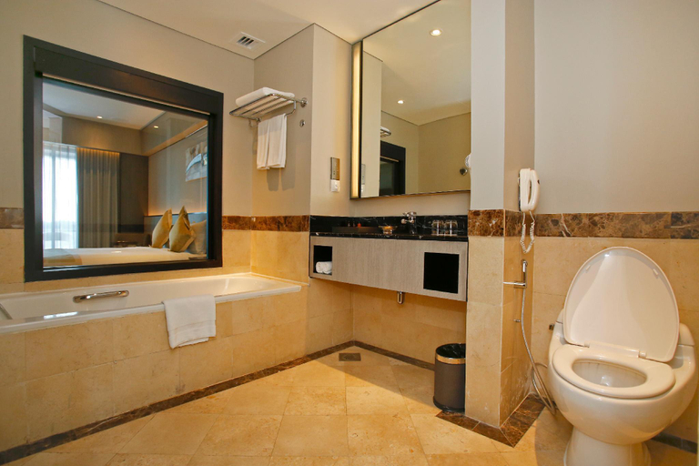 Bathroom 10