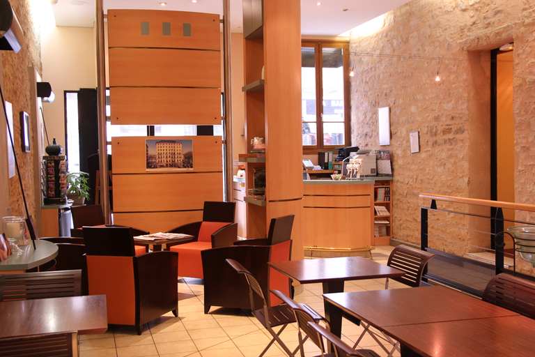 Food & Drinks 5, Hotel Au Patio Morand, Rhône