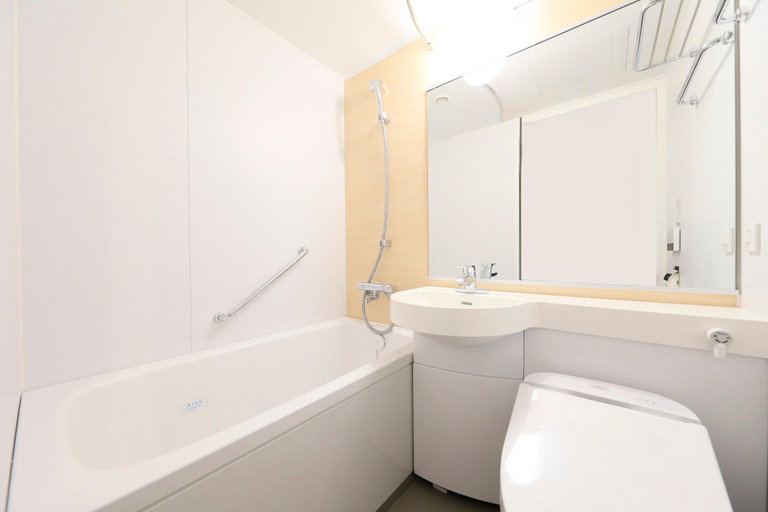Bathroom 13
