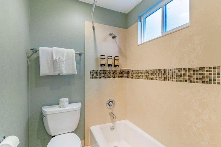 Bedroom 3, Best Western Plus Riviera, San Mateo