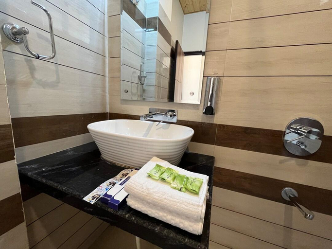 Bathroom 3, Hotel Forest View , Chamba