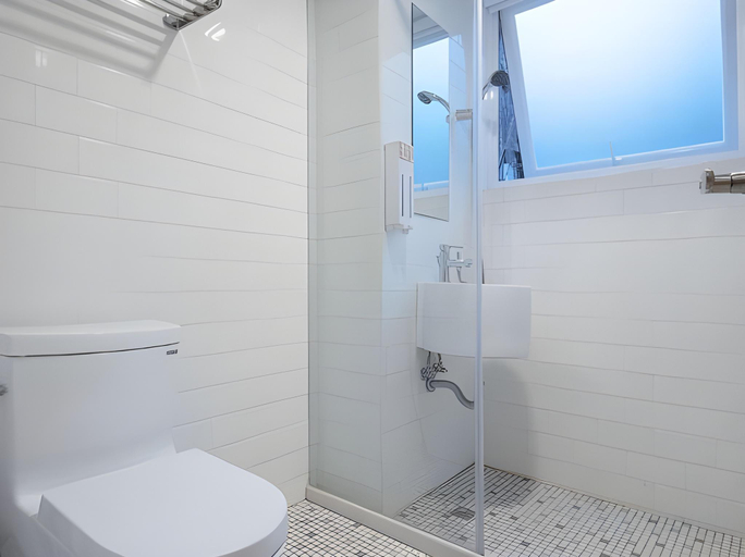 Bathroom 3, OwlStay Flip Flop Hostel Garden, Taipei City