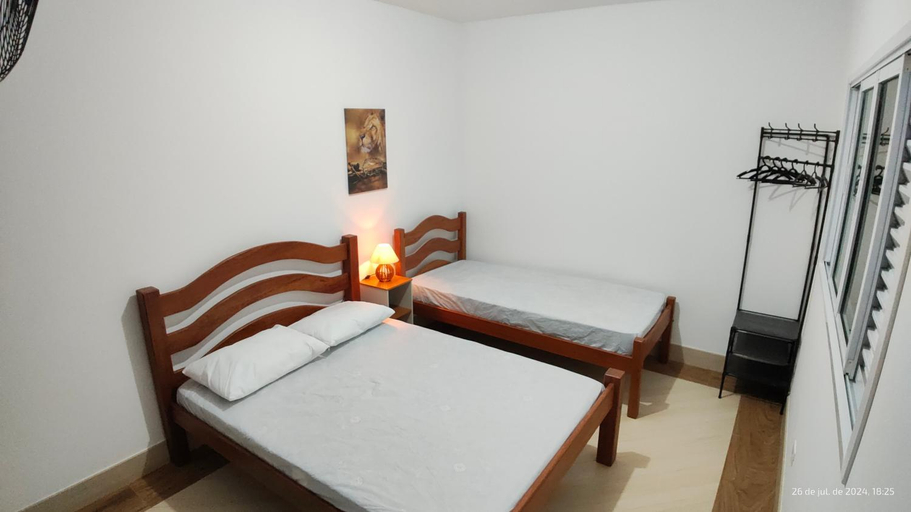Others 3, Quarto Serra CasaMar hospedagem, Bertioga