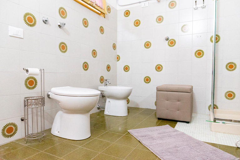 Bathroom 3, RoRo Home Via Del Mare, Nuoro