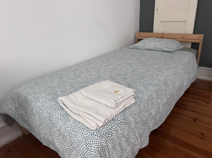Others 5, Olaias13, Lisbon