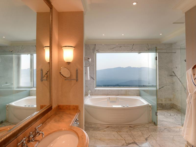 Bathroom 4, Jeju oriental Hotel & Casino, Jeju