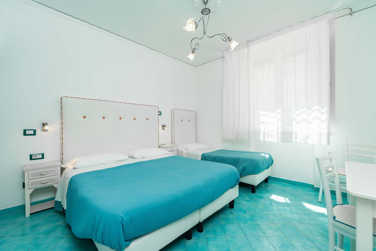 Bedroom 3, Albergo S. Andrea, Salerno