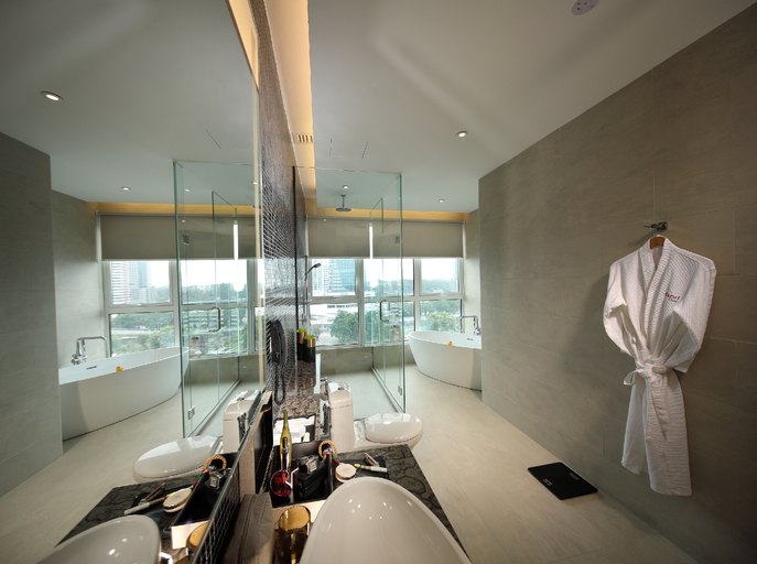 Bathroom 10