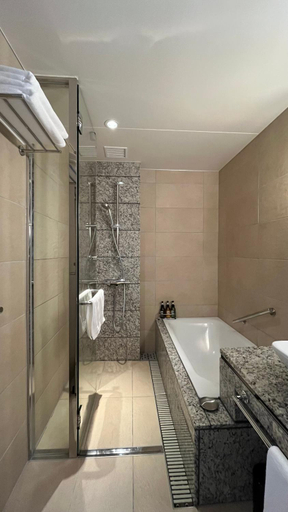 Bathroom 23