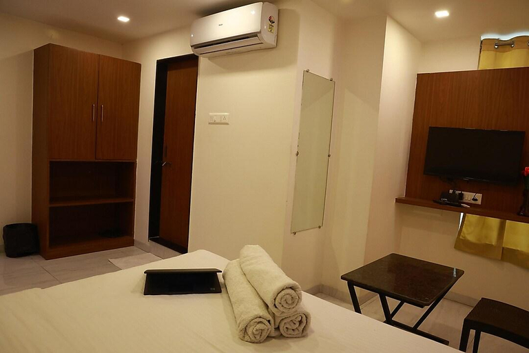 Others 4, Hotel Satkar, Pune