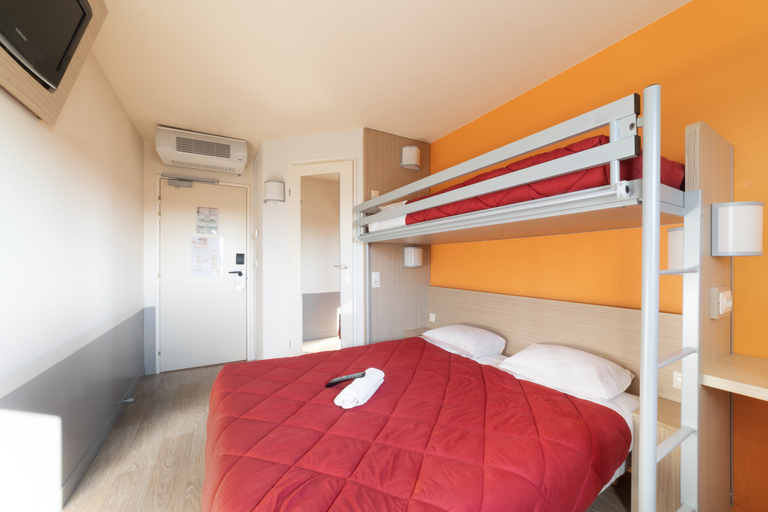 Bedroom 3, Premiere Classe Maubeuge, Nord
