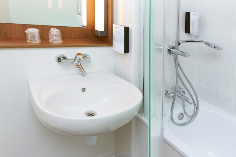 Bathroom 4, Campanile PRIME - Paris Bobigny, Seine-Saint-Denis