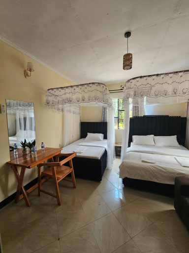 Others 4, B-MORE COMFORT STAY, Hai