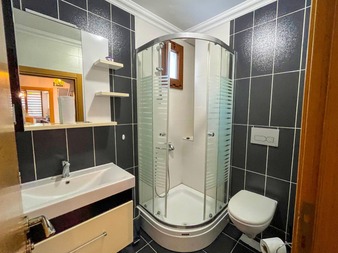 Others 4, Seyr-i Villa, Izmit