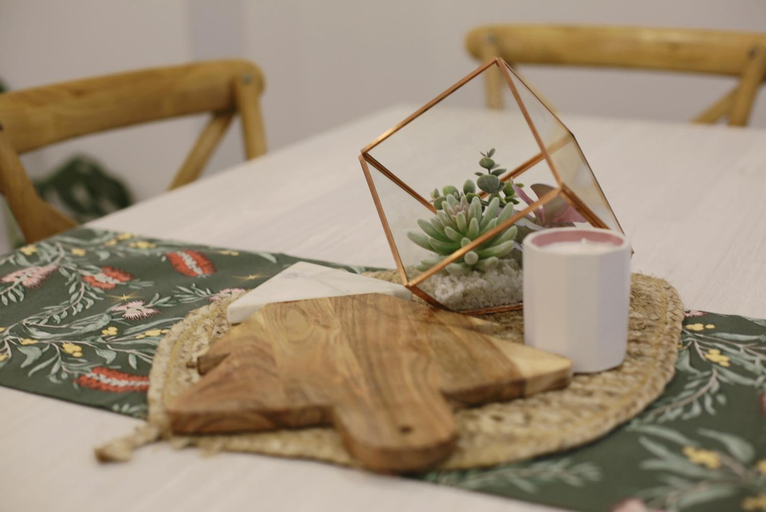 Others 5, Cozy and comfortable, sunny three-storey building, Waitakere
