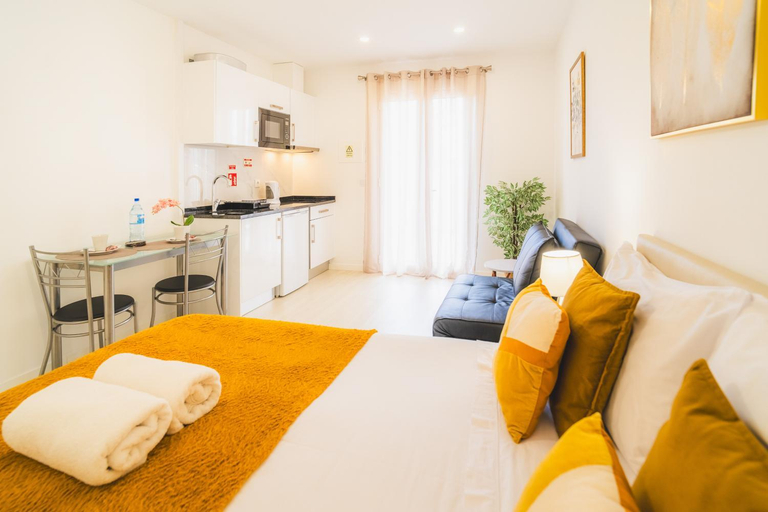 Others 5, Fernandes House, Machico