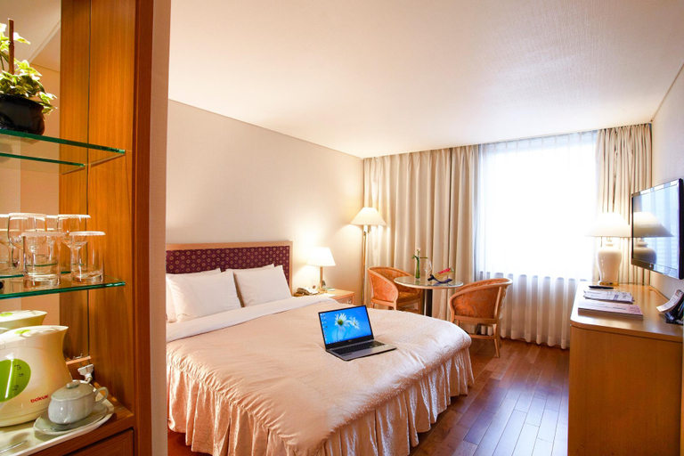 Bedroom 12