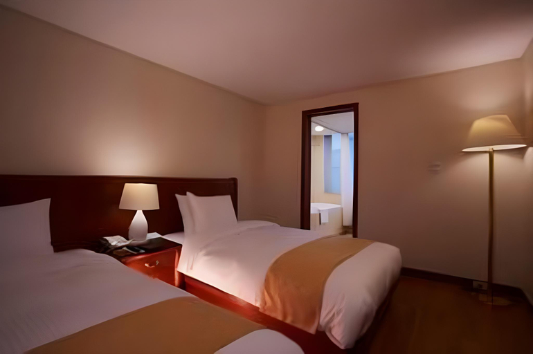 Bedroom 14
