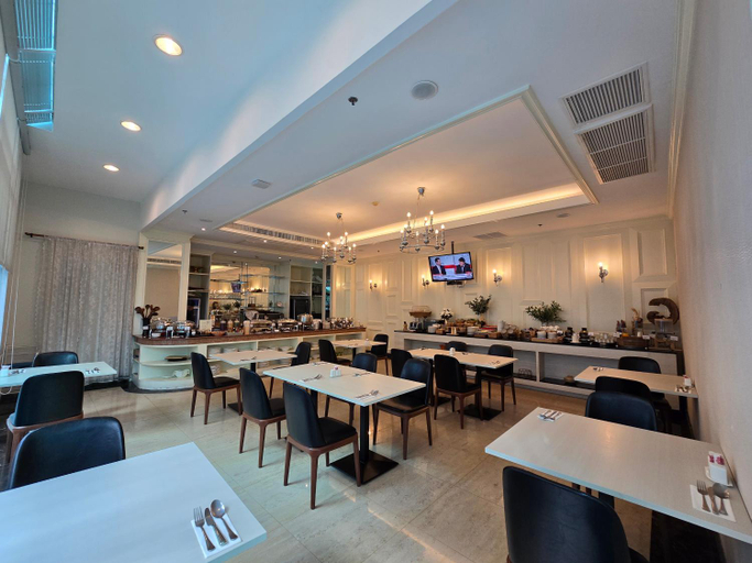 Food & Drinks 2, The Bless Hotel & Residence, Wattana