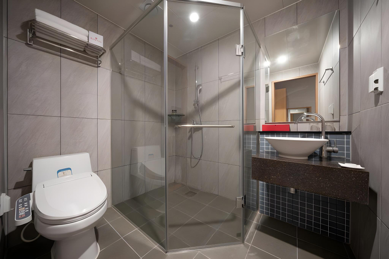 Bathroom 9