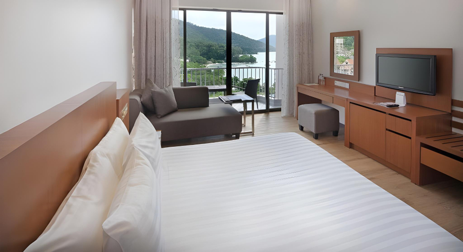 Bedroom 13