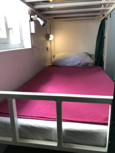 Bedroom 3, Ploy Hostel, Phra Nakhon