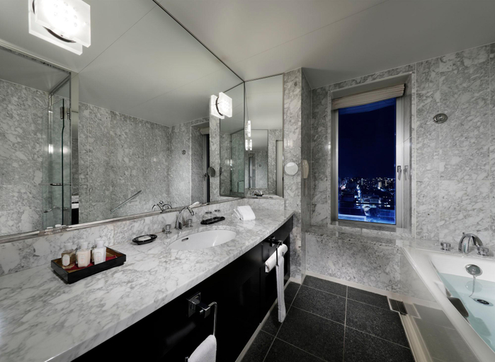 Bathroom 14