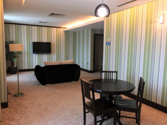 Dining Room 25