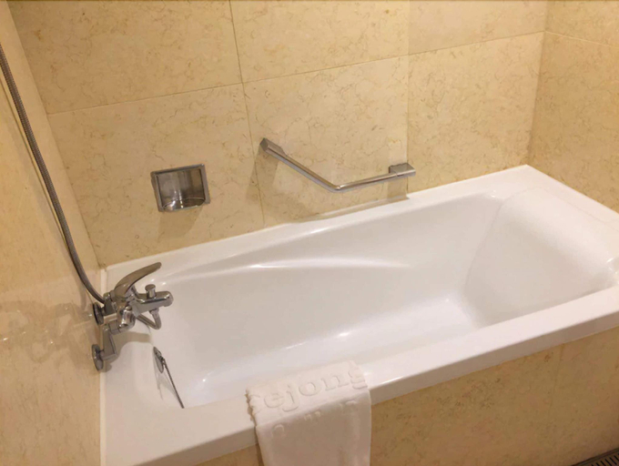 Bathroom 20