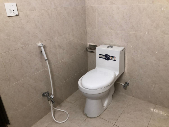 Bathroom 4, Defence Mark Hotel, Lahore