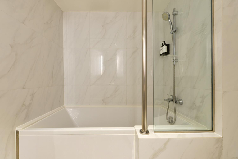 Bathroom 8