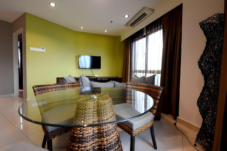 Dining Room 13