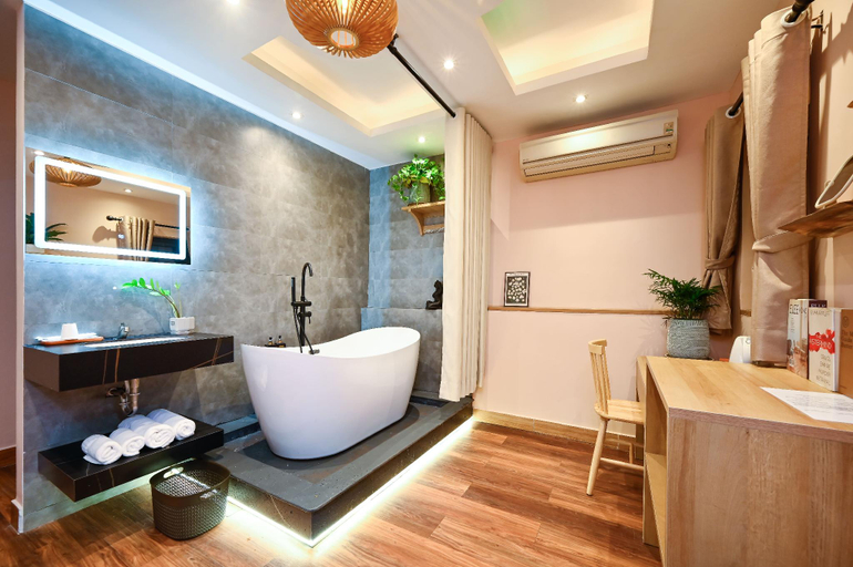 Bathroom 7