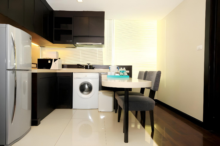 Dining Room 16